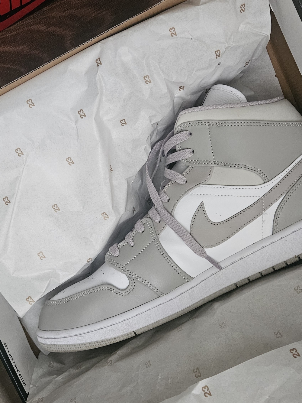 Jordan 1 Mid